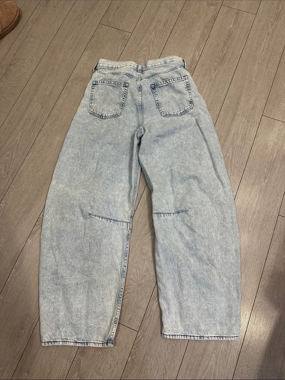 GAP Light Wash Blue Wide Leg Barrel Jeans - Picture 2 of 10